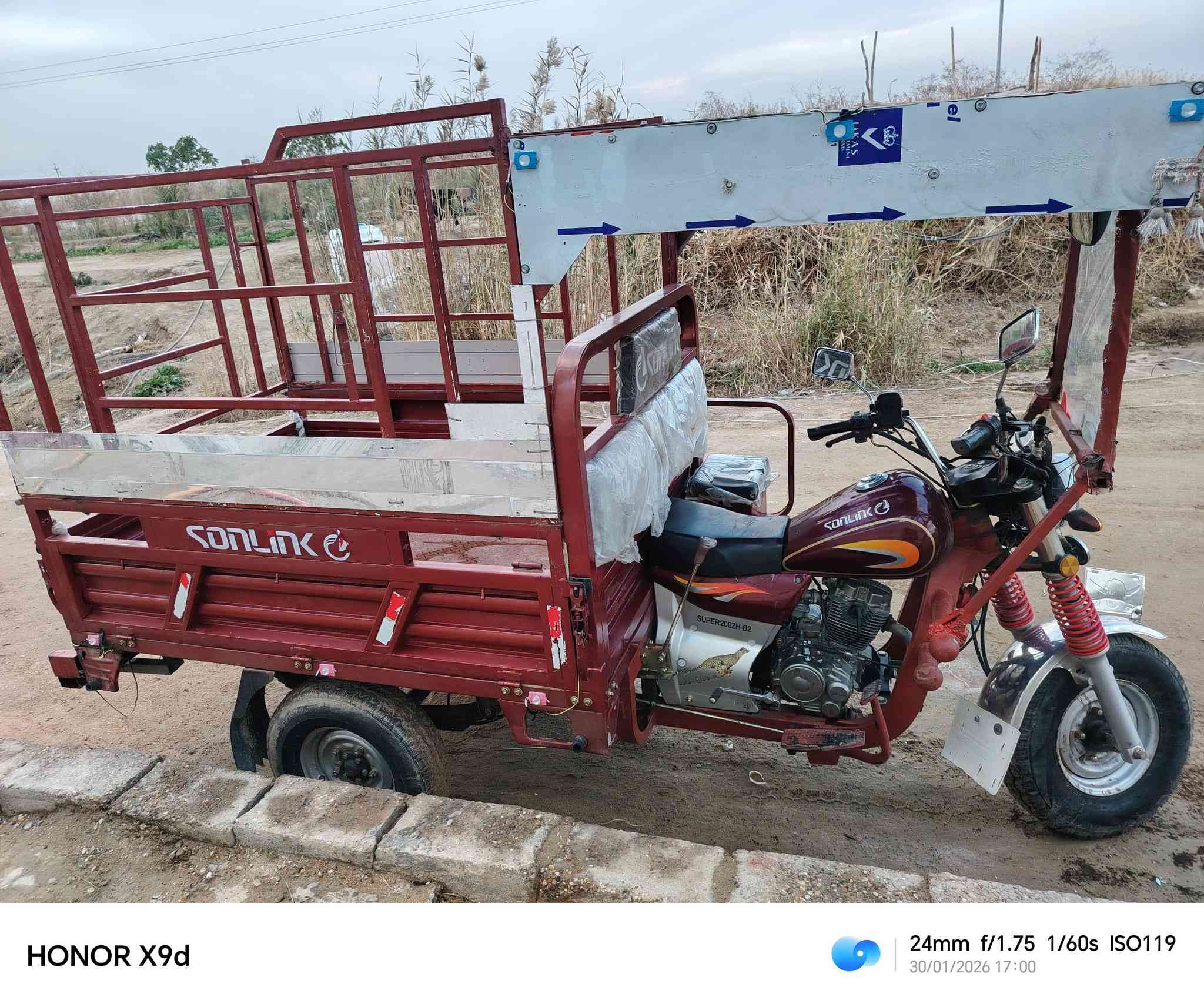 السلام عليكم ورحمة الله ستوته للبيع موديل ٢٠٢١زيرو أوراق كاملة شغال سلف كهربائي شغالة للستفتار الاتصال على الرقم ***********
