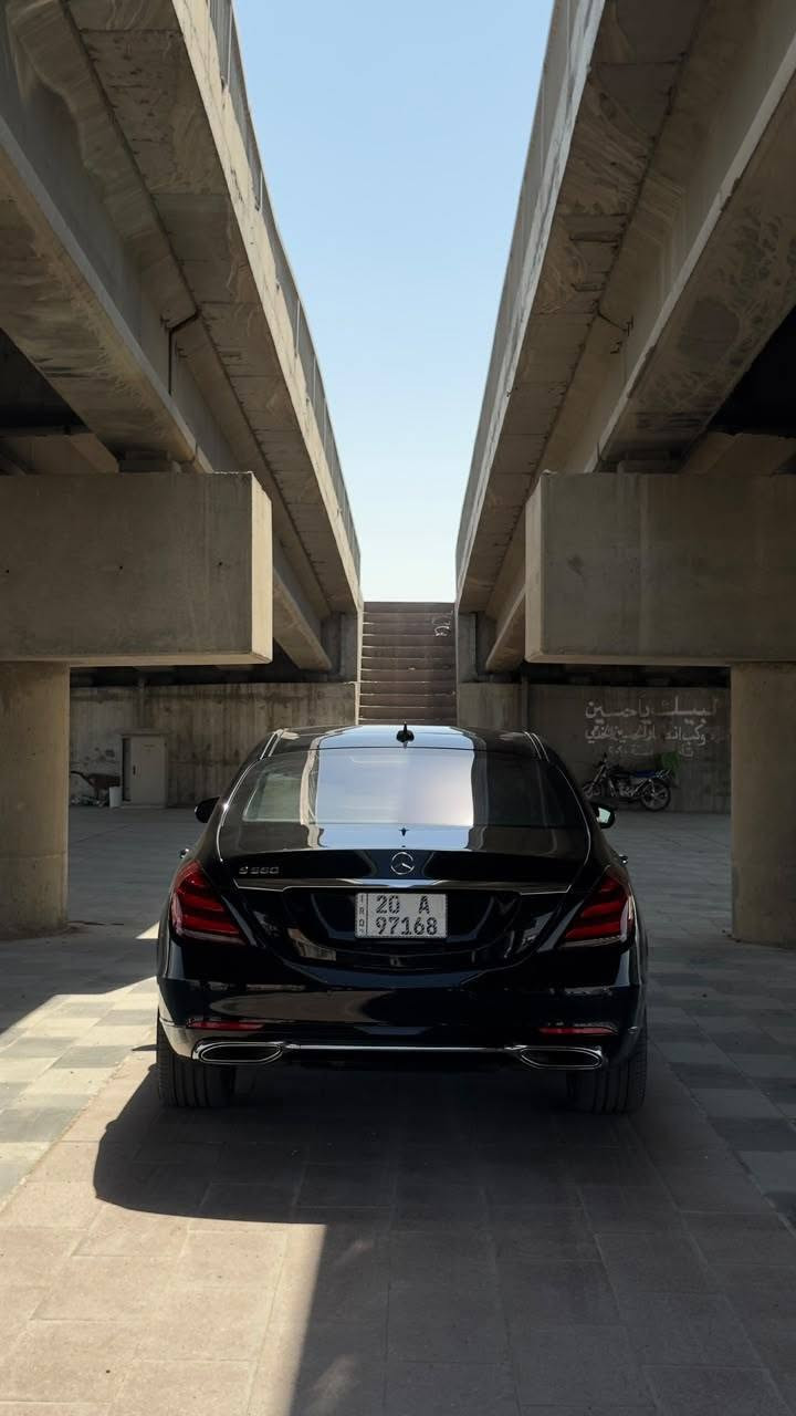 السلام عليكم
للبيع S560 V8 2018
لون اسود ملكي 👑 
(طويله 3 فصوص)
بانوراما 
بصمه 
بصمه ابواب 
5بردات 
5كامرات 
جنطه كهرباء 
شاشات خلفيه 
تحكم كشن خلفي 
كشن خلفي مفصول 
كشن تدفئه وتبريد (امامي وخلفي) 
ويل 20 اصلي 
لايت داينمك 
داخل 64 لون 
تحديد مسار 
داتا شو 
رؤيه ليليه 
قياده أليه
رادار امامي خلفي 
تحذير تصادم 
عطر بالجكمجه
اوتو بارك 
سماعات برومستر
نقاط عمياء 
ماشيه (135 الف كم )حقيقي
بيها هوايه مواصفات معروفه بهذا الموديل 
السياره وارد أمريكا  بدون حادث بدون صبغ  (جاملغ مبدل ودعاميه فقط) 
بدون نقص جاهزه للبرغي
كير مكينه بوضع الشركه 
سعر:- 515 وبيه مجال 
مكانها ديالى الخالص  
للاتصال ***********
