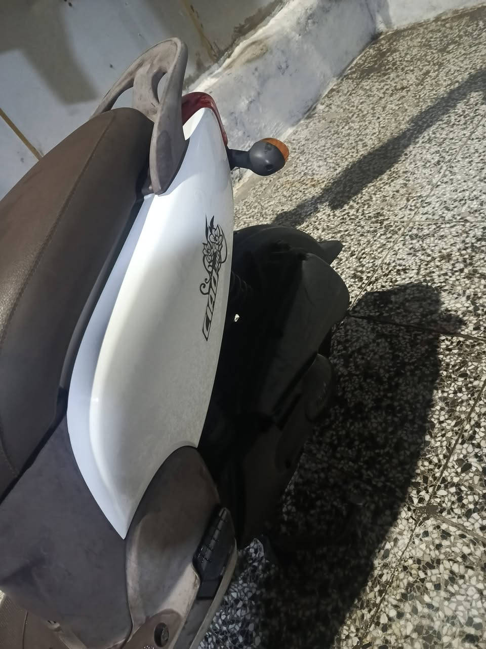 سلام وعليكم
دراجه فله للبيع 
موديل 
مكفوله كفاله عامه
رمبه رمبه
وهذه رقمي
 ***********
