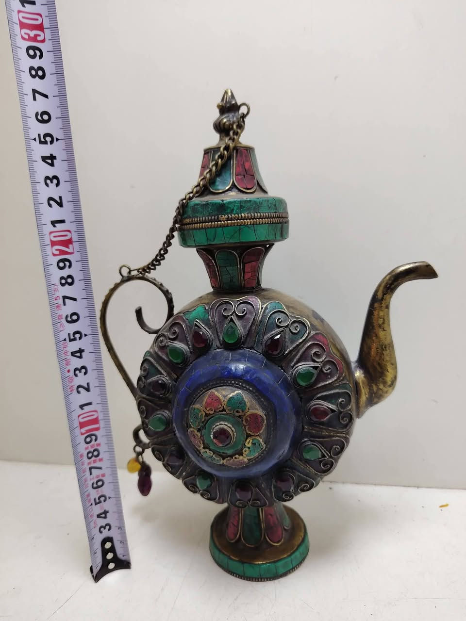 بريق نحاس مصنوع يدويا قديم تراثي. بري مرصع باحجاركريمه فيروزومرجان ولازورد ***********
بريق السلطان
