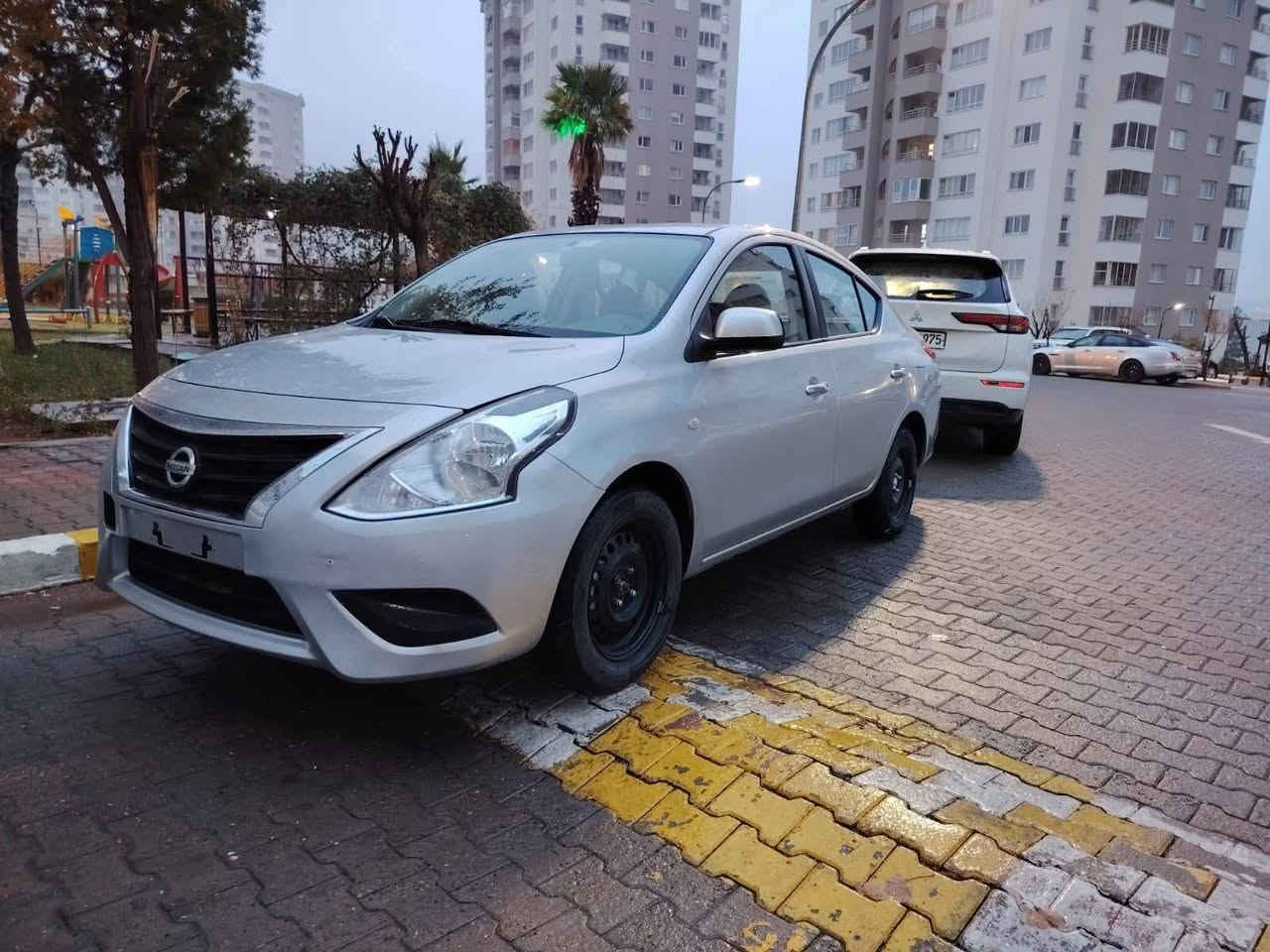 نيسان سني ٢٠٢٤

١٤٠٠٠کم ڕۆشتووە
دووپارچەی بۆیاخە بێ ناوگرتن
هەموو گیانی بەشەرت

ژمارە کاتی
 سلێمانی

***********
