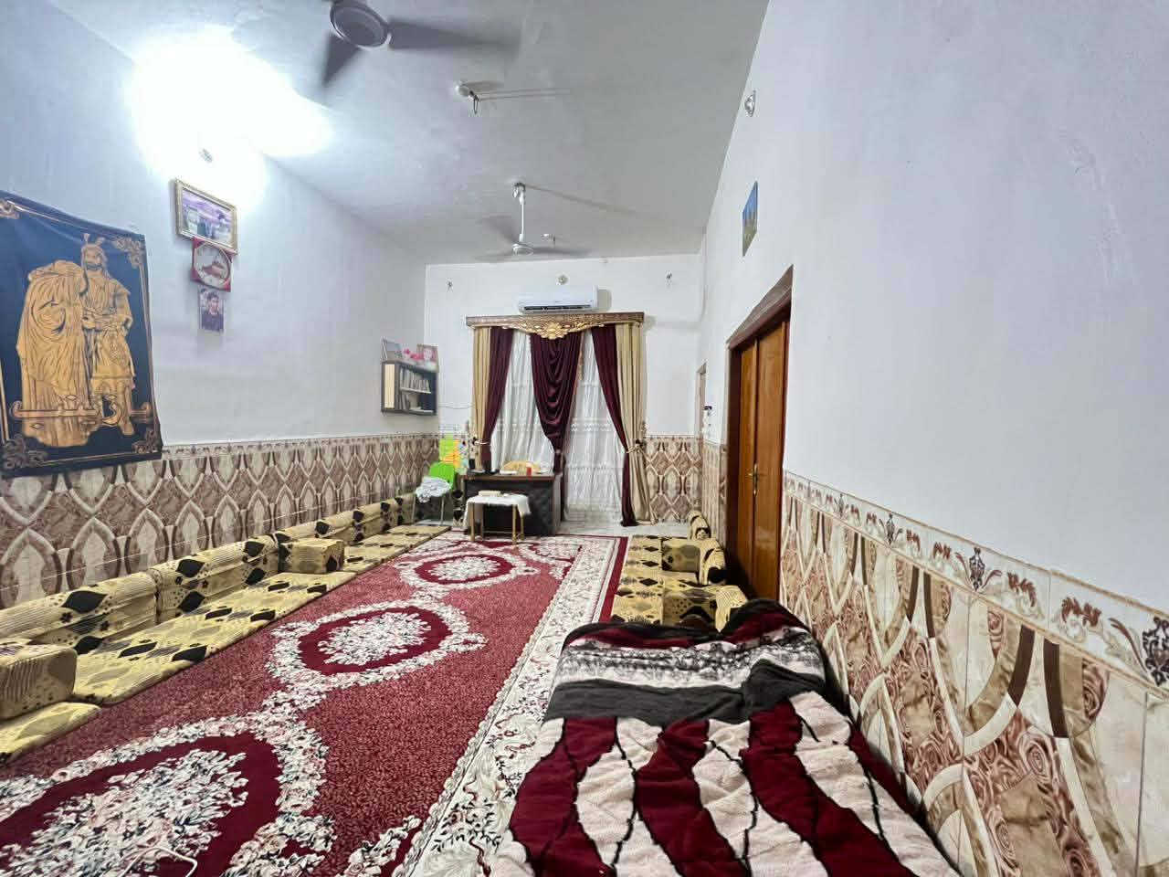 بيت للبيع زراعي مساحة ٢٠٠البناء كونكريت مسلح الارضيه مرمر غرفتين ومطبخ وديوانيه وصاله البيت بناء درجه اولى السطح شتايكر مكانه دجين قرب حسينية مسلم بن عقيل


**إذا كنت صاحب هذا الإعلان وتريد حذفه لأي سبب، رجاءا أرسل رسالة إلى الدعم الفني**