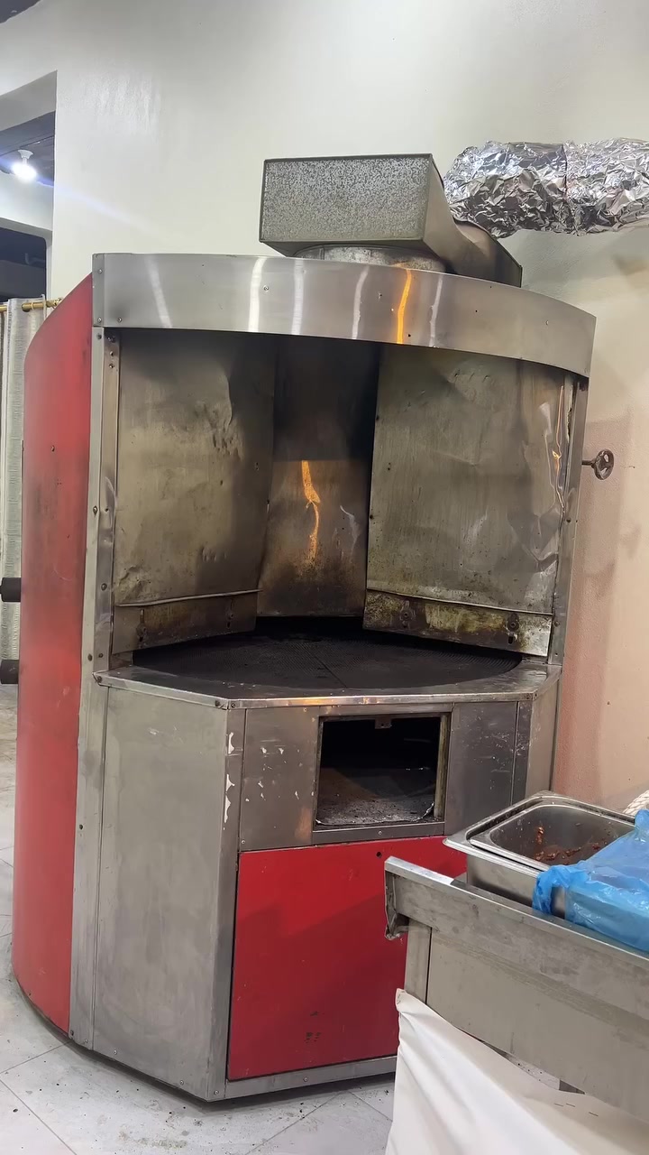 مكلف بالنشر ⭕️ سلام عليكم أغراض مطعم للبيع مكان كربلاء ((فرن غاز دوار كهربائي ايراني ثقيل ، جامخانه زجاج مسكرد قياس عرض 360سم *260 سم ،فتاحة ،عجانة نص جيس ،ميز ستيل 2متر ،قناي غاز عدد2،ميز تسكام خشب حديد 2متر،مثرامة لحم جديده استخدام قليل ))تفاصيل تعال خاص او اتصل ***********
