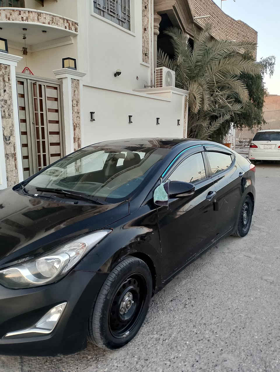 سيارة هونداي افانتي 2013
مكفولة من الكص والعيب الشرعي والضربه القويه
السيارة ب اسمي رقم دولي انكليزي وهزه جديده 
كهربائياته تبريد نعمه 
مكينه كير خير من الله 
مكاني ناصرية مركز 
السعر 88
***********
***********
