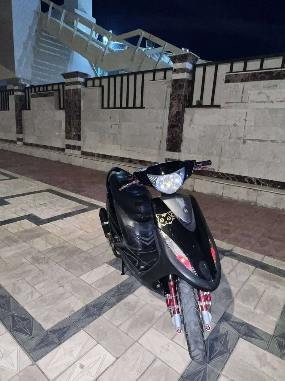 ماكس عدله للبيع مزوده صدر رياضي
يدات بريك سبع الوان 
قبضه بانزين سبع الوان 
صالنصه رياضي كاربون فايبر 
تخم تاير جديد الاستفسار ***********
