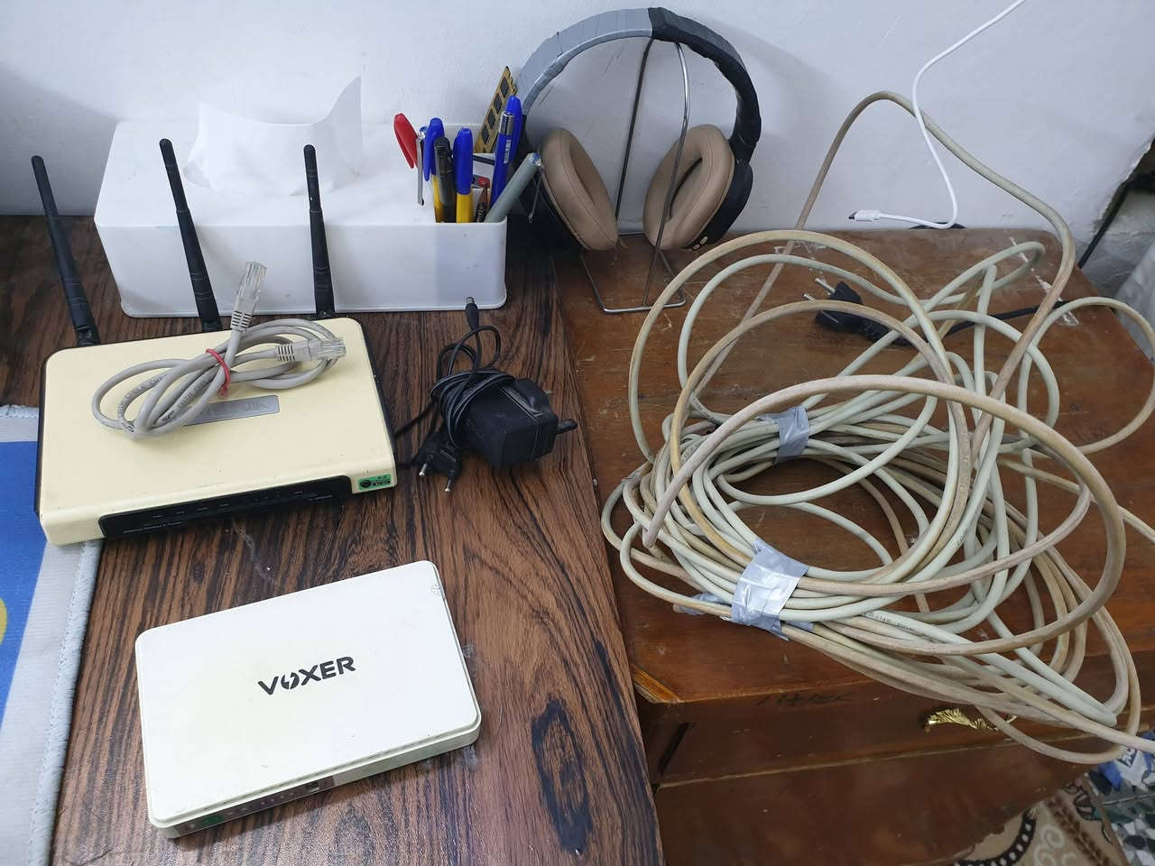 السلام عليكم منضومة نت  شغالة سعره ٨٥ الف 
نانو بيم نضيف استخدام 3 سنين فقط
و راوتر قديم نص عمر 
 و يو بي اس نص عمر شغال بس بطاريات قديمة 
و كيبل نت شغال 
و كيبل بور لليو بي اس و وياه كيبل بور الراوتر هدية  
مكاني الكوفة فرع اسواق فدك من جهة ١٧ تموز 
و هذه رقمي 
***********
