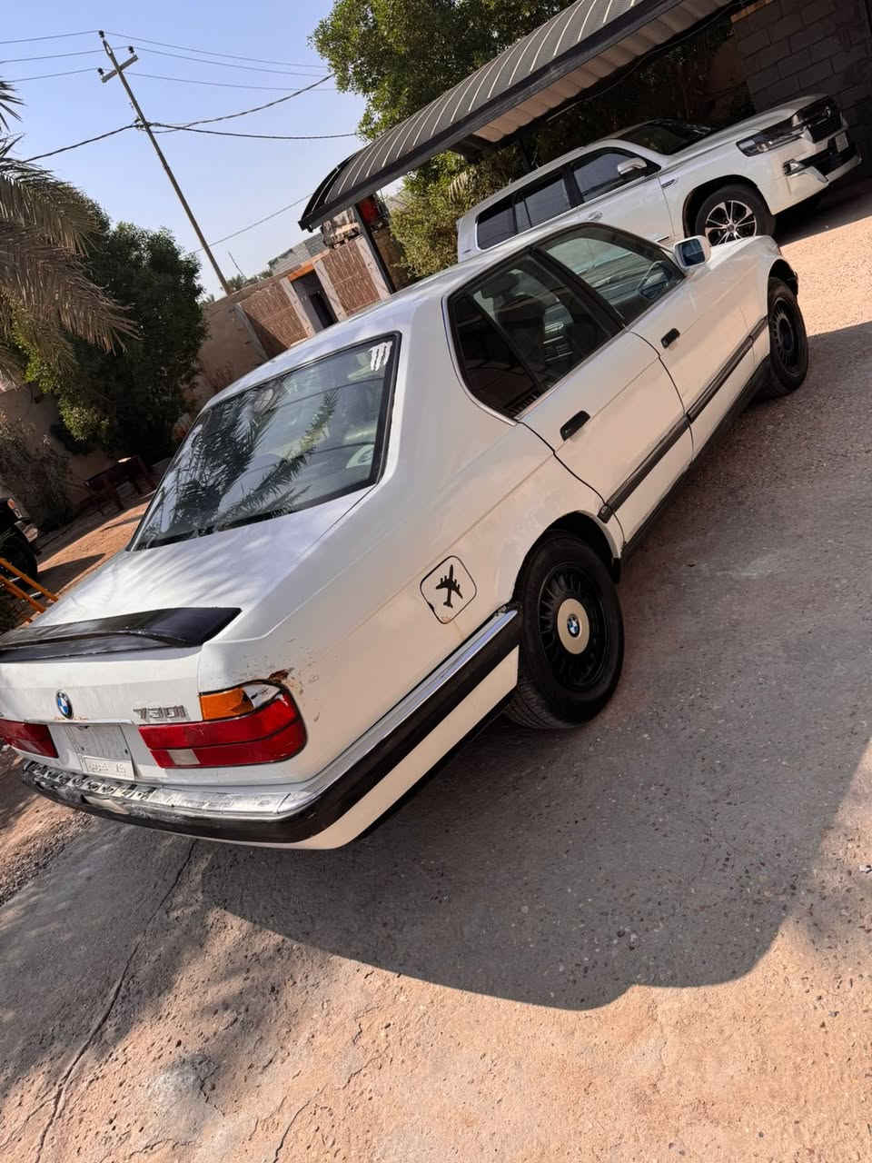 السلام عليكم.      البيع.      بي ام.    730
 رقم بغداد.  
مكينه. بلاد مفتووح.    كير.  اوتوماتيك.     تخم. تاير. 
كشنات. جلد.    تبريد.  بس قاز فقط. 
مكان سياره. بصره.    سعرهه. 32.  
***********
مكلف بل نشر.
