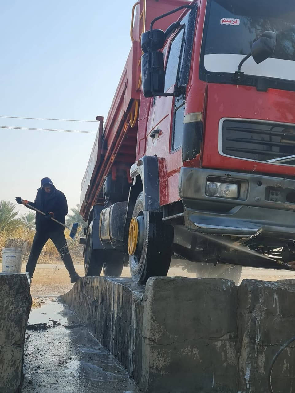 السلام عليكم فالفو للبيعFL6قلاب موديل 2002للستفساراتصل علا هاذه الرقم*********** وهاذه رقم الثاني  *********** مكلف بلنشر
