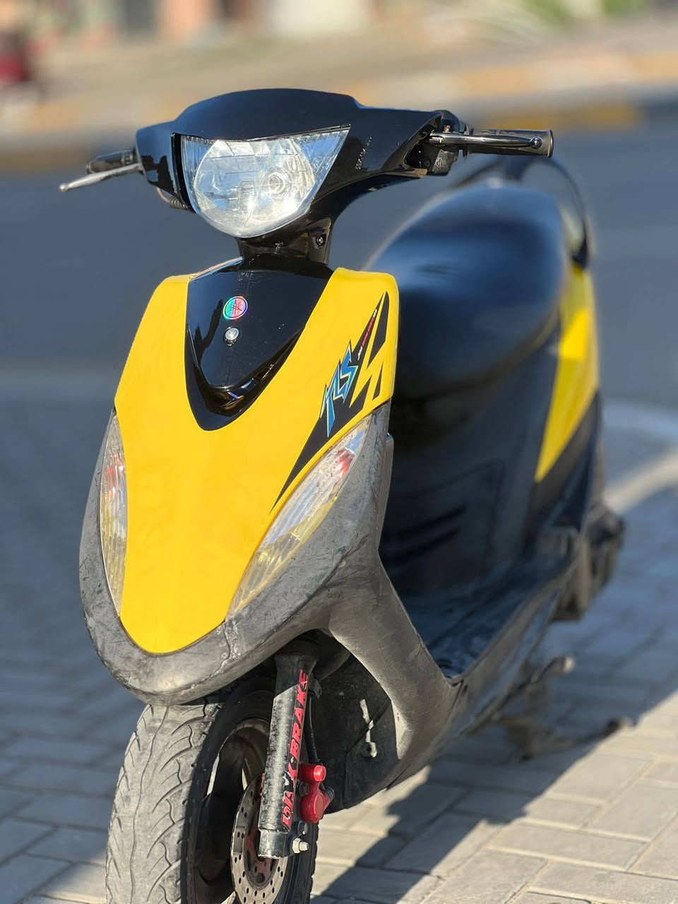 السلام عليكم
دراجه ماكس عدله (مال رمبه)
دراجه كله بلاديه 
مبدل بيه كفرات تجاريه.
 ( الابلاديه رصاصي موجودات)
الدبل الامامي واكف
السعر: 900 وبيها مجال
مكاني بغداد البياع
***********
