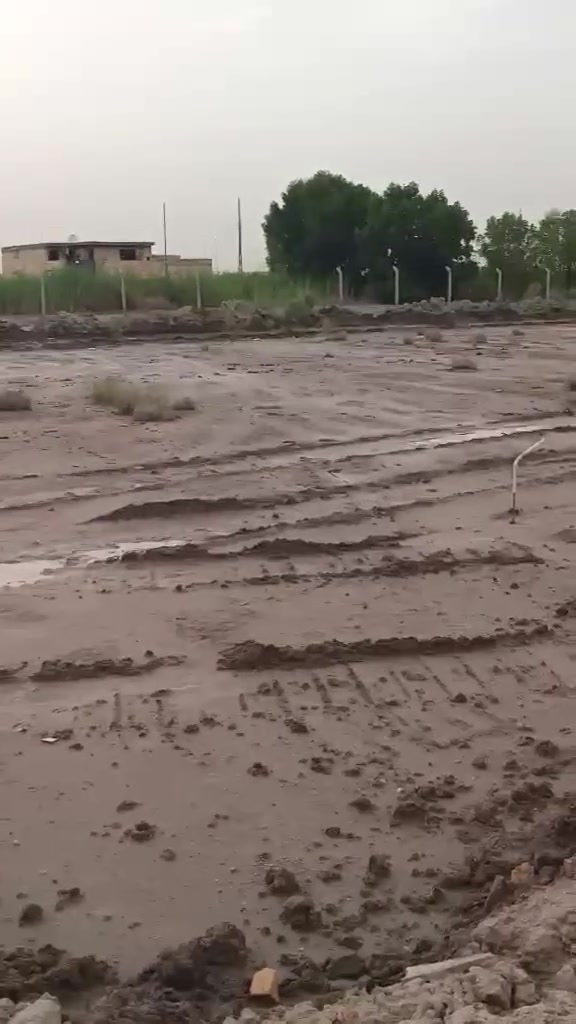 قطعه للبيع مساحه 200 متر
شارع لمجمع لسكني لثاني 
لشارع لفاصل بين حي سبايكر ومجمع السكني 
وبضهر مستشفى كارونا  
مسافه عن لشارع تقريب 500 متر
هيه صايره بنص مسافه مجمع لسكني قريبه على مسشفى كارونا 
 
نستقبل جميع العقارات للبيع والإيجار ✨
إذا عندك بيت، قطعة أرض، شقة أو محل وتريد تعرضه، تواصل ويانه، 
📞 للاستفسار والمعلومات ***********
