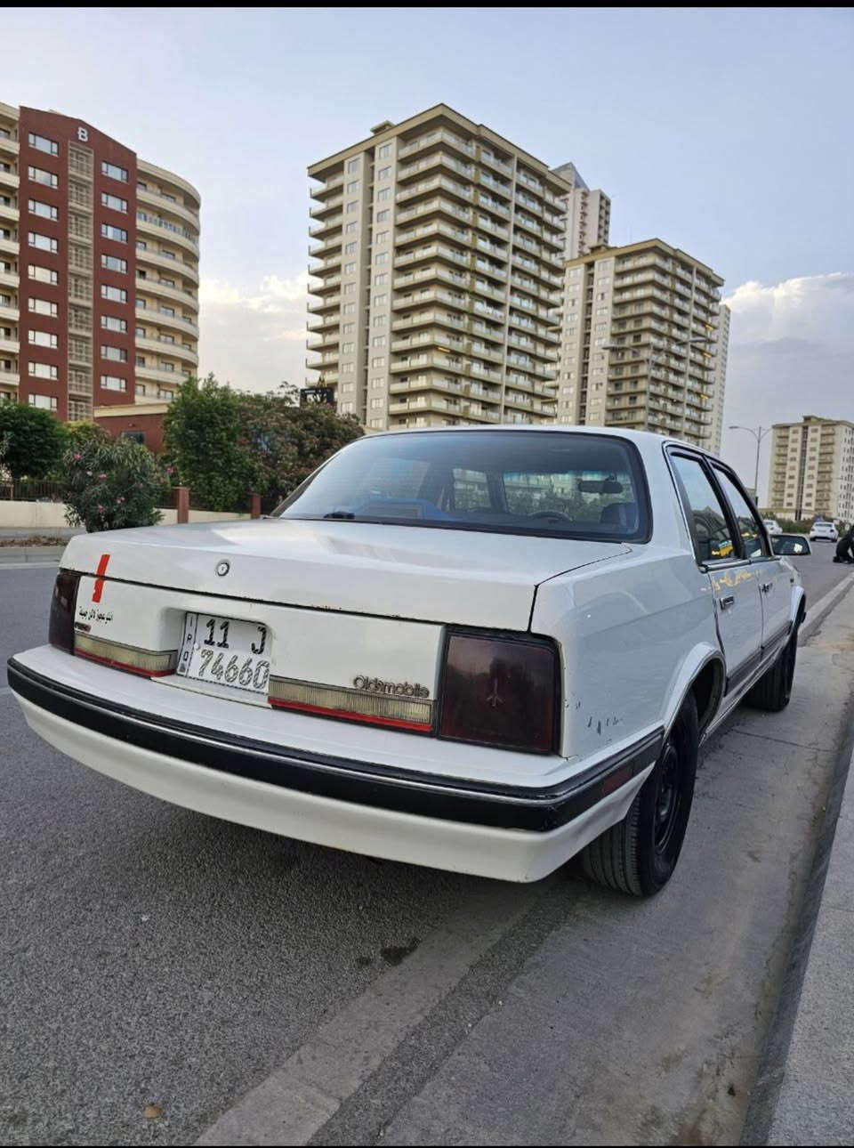 اولدز موديل 90بلاديه بلاديه بلاديه من الدعاميه للدعاميه قطرت صبغ مابيه السعر 58وبيه مجال تبريد ثلج ماشاء الله وتدفئه خير من الله صدر امامي وخلفي جدد البارحا سويتهن  كهربائيات كله شغاله اي نقص مابيه السياره ***********بله زحمه بس الشراي يدخل قبل فتره نشرته ودخلي واحد وكلي رايده وضليت انتضره واكول للعالم مباعت وبعدين طلع جذاب
