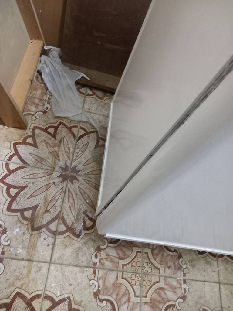 كنتور ٣ باب مستعمل ابيض الداخل عادي  الرجل  بلاستك  الظهر معاكس عادي  السعر  ٢٠٠ وبي مجال العنوان بغداد الكرخ تقاطع درويش البياع شارع البداله الانتصارسوق اميمه فرع مجمع الرازي ع اليمنه منتصف شارع ع اليسرى خلف مي اور
***********
*********** بغداد, العراق
