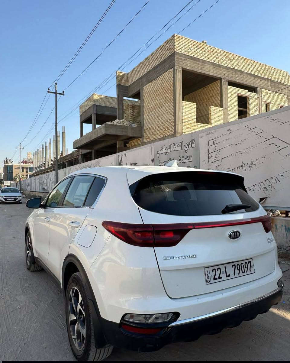 كيا سبورتج موديل 2022 
وارد امريكا ماشيه87 الف 
 حادث بسيط جدا تبديل باب الصدر والجامع الأمامي بي بارد نفسه رجع
اخوان السيارة جديدة جدا رقم اربيل انگليزي مميز بأسمي 

🛑السعر 170 وبيها مجال بسيط

عنوان السيارة بابل الحلة 
رقم هاتف صاحب السيارة 
***********
***********
