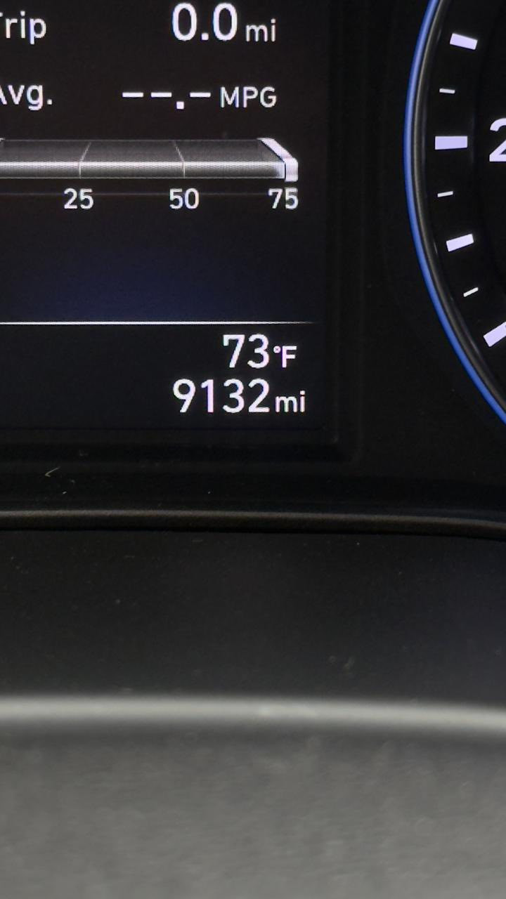 سلام عليكم … كونا ٢٠٢٣ رقم اربيل باسمي شرط التحويل حادثها موضح بالصور بدون صبغ فقط بارد مواصفاتها العادية فور ويل السيارة ماشية ٩ ميل مكاناه بغداد السعر المطلوب ١٦٥ ورقة بيها مجال للاستفسار ***********
