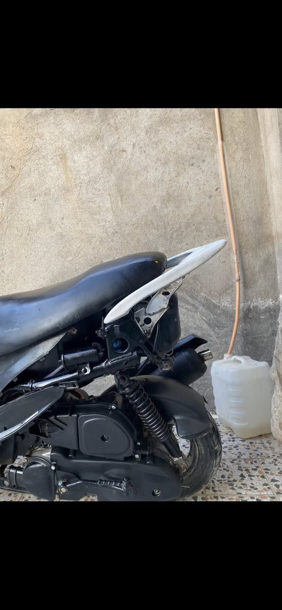 سلام عليكم ماكس للبيع او مراوس بماكس هم دراجه مفتوحه ومحرك مكفول من كلشي كفرات لخلفيه موجوده نقصه سلف او عداد سرعه كهربائيات دبلات تايرات كلشي جديد بيها سعره 425وبيه مجال للشرايه مكاني بابل حصوه حي شهداء رقم ***********

