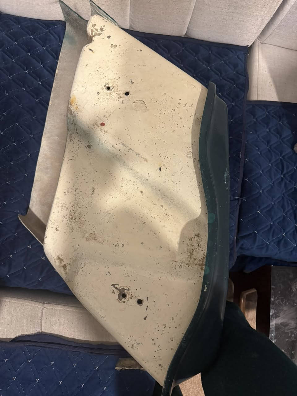 تزويد بجم كامل مغلف داخل وخارج لوك جديد
جنط جانبية كبيره جدد + لحية جنط جانبية
جنطة خلفية +تجوة كبيرة+ سيباية فوق الجنطة كبيرة نيكل
للبيع سستم كامل او قطع منفصلة كذلك ماكو مشكلة
الي يريد يتواصل وياي
***********
اتصال وواتساب وماسنجر متواجد
المكان بغداد/ المحمودية يوجد توصيل
