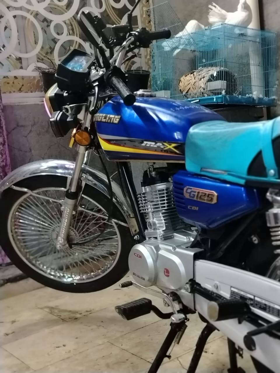 السلام عليكم
٤ كير موديل ٢٠٢٥

دراجة جديدة كلش برغي ممفتوح بيهة

مكاني حي أور. السعر ٦٥٠ وبيهة مجال 

***********
