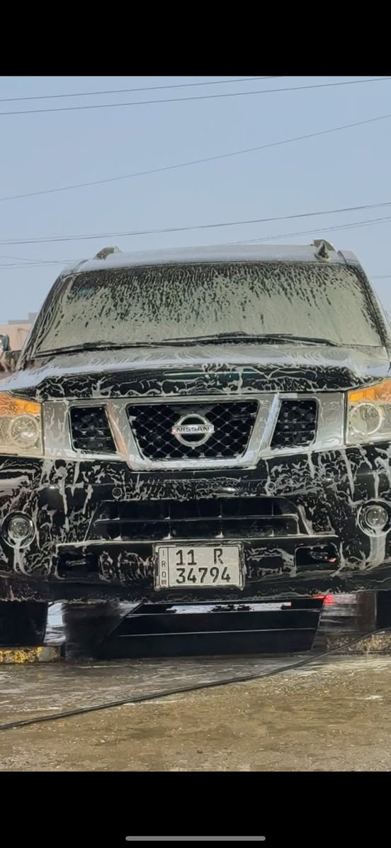 السلام عليكم نيسان ارمادا 2012 بلاتينيوم فول مواصفات واحد على واحد كلشي بيها تبريد تدفئة كشنات السايق والراكب والكشنات الوره كلشي بيها  مكينة جديدة لوك كير مابيها حادث بيها بس جاملغ السايق والبنيد صبغ فقط ماشية 80 الف السعر 155 وبيها مجال حك الجية ***********
