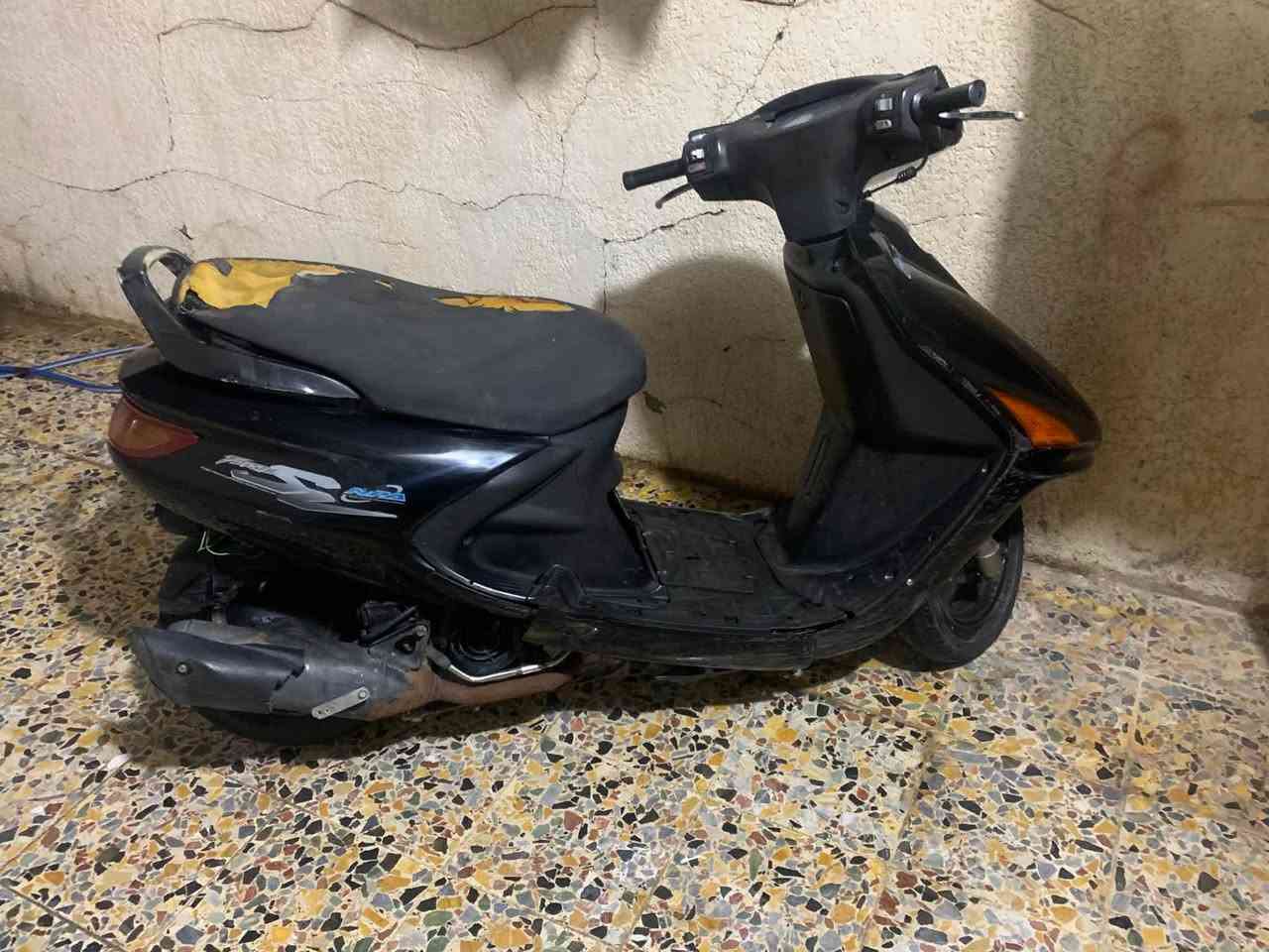 دراجه فراشه كهربائيه شغاله سلف شغال بس يحتاجها باتري وجوزه درجه بيه دخنه وصرحه انه ما عرفلهم خاله اروح بيه للشغل ورجع سعره ٢٧٥بيه مجال للطيبين مكاني البصره القديمه قرب عداديه البصره رقم 
***********
