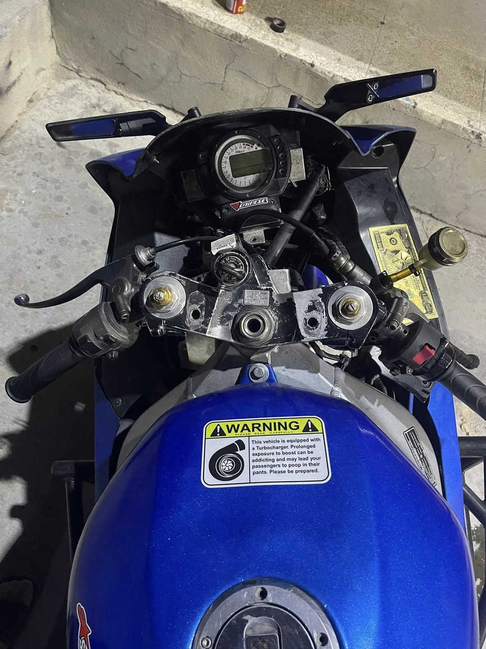 سلام عليكم لبيع او مراوس بشي مرتب 
دراجه مفتوحه وتجفيت جديد بعده على سحك
بيهة دبل خلفي رياضي 
دروعه قطعه كاربون فايبر مال صالنصه صغيره
كفرات مصبوغه دهن اصلي ومي زيتي كامله
مكاني (زعفرانيه)
رقمي (***********)💕
