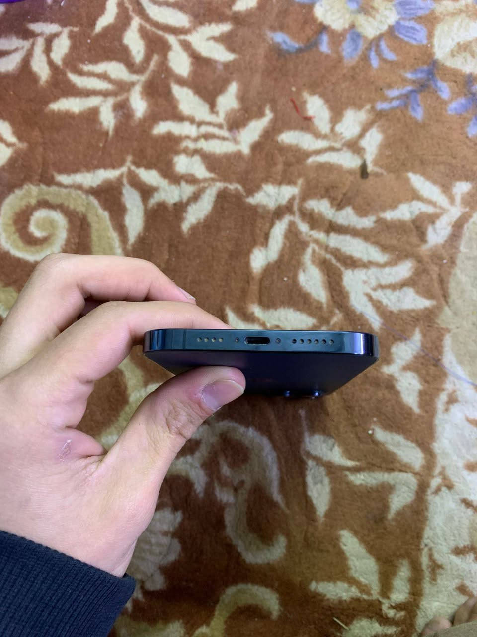 ايفون 12 بروماكس نسخه الشرق الاوسط نظيف جداً مساحه 256 بطارية 93٪ السعر 550 وقابل للتفاوض 
الرقم ***********
