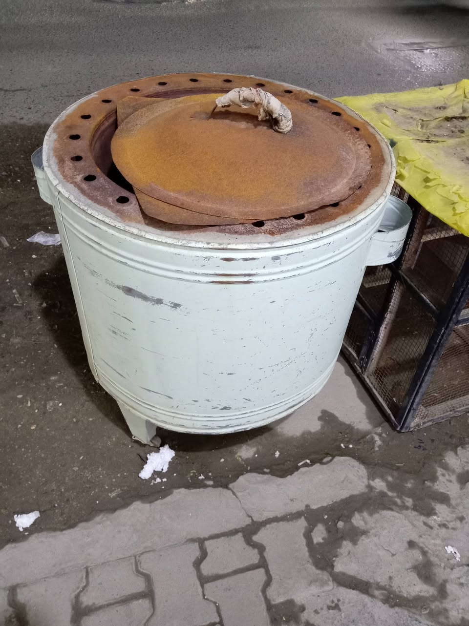 غراض للبيع عنواني لمحل ثاني شارع مقيم مقام صراي قرب مكتبه مهندس حيدر
المكان قرب مستوصف المحمودية مَقابل مستشفى الأسنان الصحي
ثاني محل 
***********
***********
