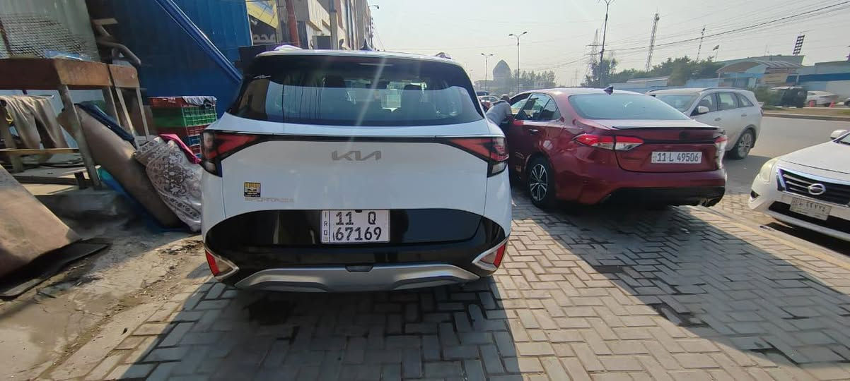 السلام عليكم كيا سبورتج موديل 2024 ماشي 19 الف مكفوله السياره فول مكان السياره بغداد الدوره للاتصال ***********
