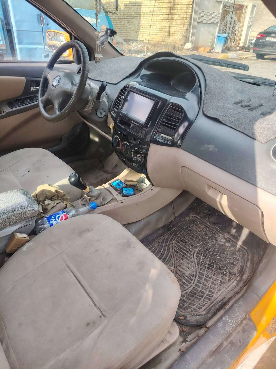 سلام عليكم جيلي  موديل 11 سنويه نافذه من 2023  كشر حلو  كدام عينك مكينه وكير كورله كير عادي  حداديه نص عمر  صاحبها الشرعي موجود يريد تحويل مكاني بغداد الشعب السعر 20 ورقه وبيها مجال بسيط ...... *********** ابو رقيه
