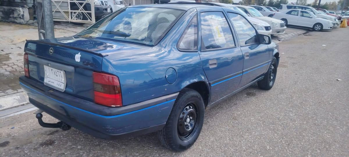 اوبل فكترا موديل 1989حجم 16 قايش عريض باور استيرن  سقف سلايت قفل مركزي ريمونت صندوق سنويا مشروع وطني كوبون بانزين موجود شرط تحويل كير محرك بل شرط كهربائيات كله شغال سياره صبغ بدون اي ضربه سياره جاهز من كل شي سعر 35 بيها مجال شراي خابر على رقم ***********. كركوك, العراق
