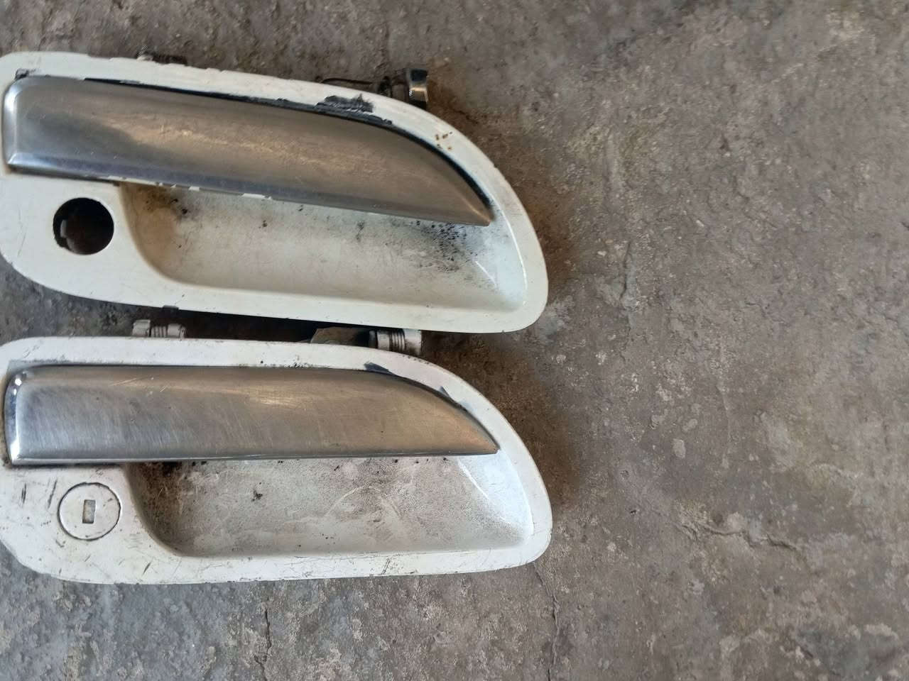 غراض دايو برنس 1/راديتر ويه البطل  تبريد+
2/ كمبريسر تبريد مروحه/3/ يدات باب جه الراكب عدد2+طوافه مال بانزين كلهن شغالات المكان بصره القبله
كلهن .ب200الف


**إذا كنت صاحب هذا الإعلان وتريد حذفه لأي سبب، رجاءا أرسل رسالة إلى الدعم الفني**