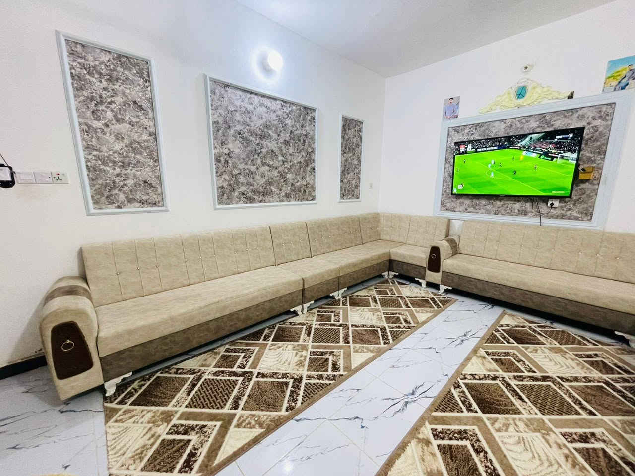 700 وبي مجال نضيف ومحد كاعد عليه
الرقم ***********
. 
واتساب +964 786 966 4312
