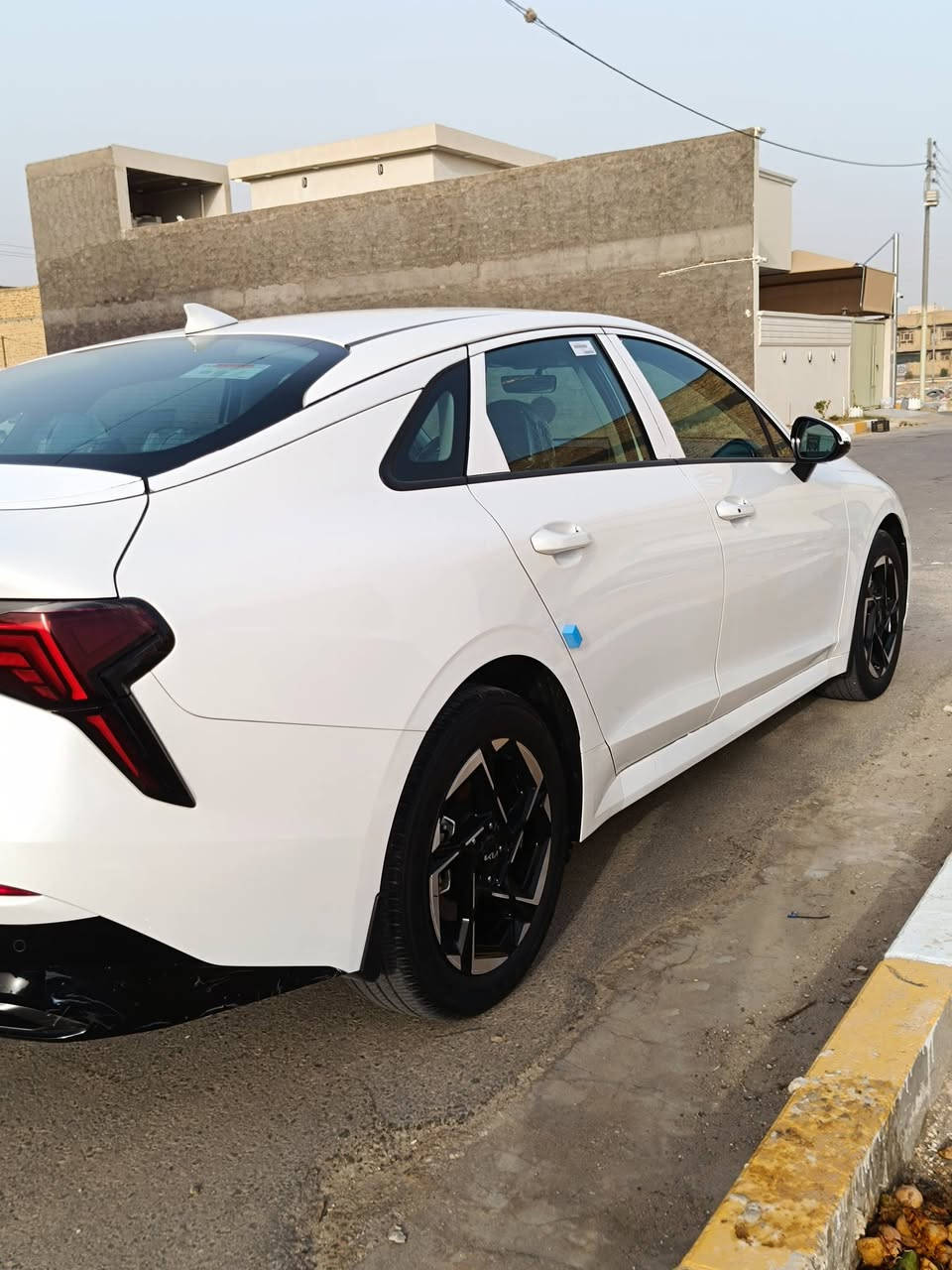 السلام عليكم2024 k5    على وضع شركه✅ كفاله عامه ماشيه 30الف  سبير مانازل فول مواصفات      محرك 2500
تحكم ستيرن
ويل كروم حجم 17
لد امامي خلفي
اشاره بالمريء 
مريء شفط 
ترحيب عند الاقتراب 
تبريد قطعتين لمس
شاشه تاب كبيره
 كاميرا خلفيه 
تشغيل عن بعد 
جنطه ذكي 
مواصفات لk5معروفه
رقم بغداد للاستفسار اكثر ه‍.*********** مكان ناصريه
