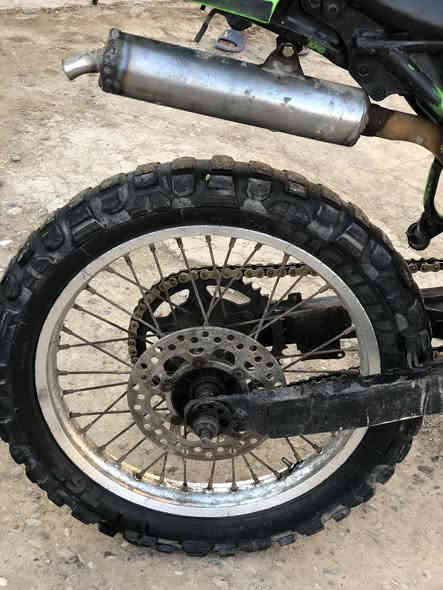 سلام عليكم 🙋‍♂️اخوان دراجه 🏍️قفاز ياباني 🇱🇷حجم كبير☝️
مكينه موديل٢٠٢٣ ) 🫡لا تبخير ولا تنقيص 👍🏼
شاصي تانكي كشن اتيرات وياله نضاف بريك امامي شغال🤝 
بسً ☝️نقص دشلي مال زنجيل 🫰🏽مكان بغداد الراشديه 
وره البوابه رقم ***********بي واتساب اخوان ومراوس🫢 عادي وسعر خاص جدن مناسب 
تحياتي لكم جميعا 🫡🫢
