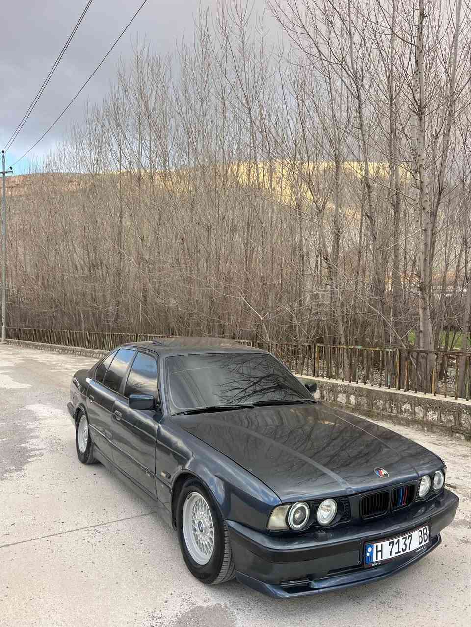 بيئم ئه وروپي بؤ فرؤشتن 
مؤديل ١٩٩٥ فول فول مةكينة ٥٢٥ي  تؤماتيك ده حامي لؤ دةحامي بةشةرت بي ليدران  
مه نفيست ئيبراهيم خةليل سحری 48 مةجاليكي برايانة 
شوين سؤران ***********
ڤايبةر و وه تس ئةپيشي لةسةرة أربيل, العراق
