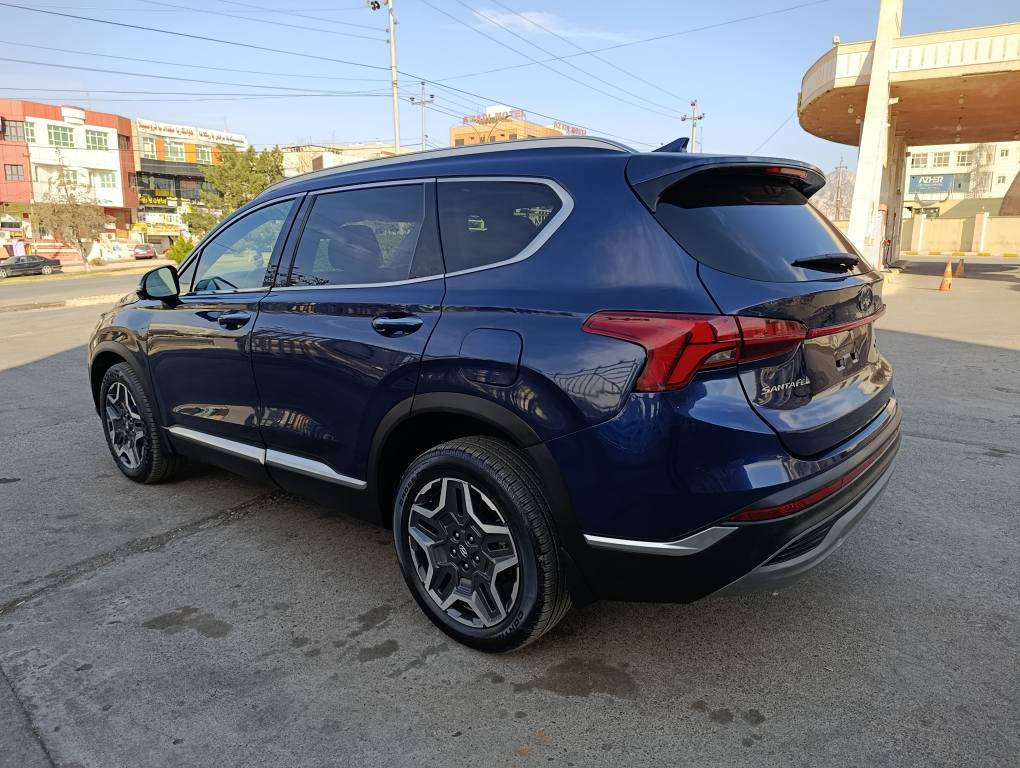 Hyundai Santa Fe limited هايبرد 
موديل 2023
لون ازرق مميز
ماشيه 12 الف ميل
حجم محرك 1.6 /4 سلندر
سعر 180 ورقه بدون رقم
تترقم محافظات الاقليم 
(دهوك اربيل سليمانيه حلبجه)
حادث سيارة :جاملغ+ باب امامي جهه اليسار + نص جاملغ  جهه اليسار
بدون دواخل 
ايرباك ستيرن طاك و مرجع سستم شركه
رادار و راديترات و حجر بيئه و حساسات بلادي شركه
سيارة فول مواصفات لميتدد ١/١ أعلى فئه👌
بصمه+شغال عن بعد
اوتو باركينك = تقديم و ترجيع كنترول
كشنات جلد +خزن + هيتر و تبريد
ستيرن هيتر
فور ويل٤×٤
بردان خلفي
صندوق كهربائي
حساسات امامي و خلفي و جوانب
رادار امامي و خلفي و جوانب 
4 كاميرات 180 درجه حول السيارة
ويل كب كروم بلادي
شحن وايرس
بعد بيها اهواي مواصفات 👌
سيارة بنزين و هايبرد
رقم كاتي /مدة  ترقيم 60 يوم من تاريخ الشراء
تكلفه الرقم 16.5 ورقه
سيارة في اربيل شركة نور البصرة موجودة 
بيع فقط شراي يتصل
***********
*********** أربيل, العراق
