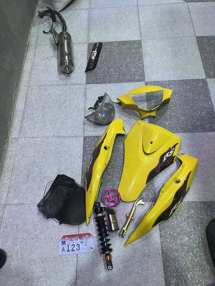 ابيعلك شلعة مابيع قطع كفر اصلي فقط لزكات تجاري بي هاي ثلمة مكسور بلكفر الخلفي مبينة بصور


**إذا كنت صاحب هذا الإعلان وتريد حذفه لأي سبب، رجاءا أرسل رسالة إلى الدعم الفني**