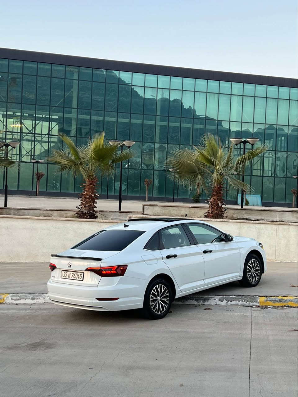 Jetta ‏ 2020 se
مواصفات se المعروفه
سيارة كلين بدون صبغ
فقط بيها تعديل 
لون ابيض 
بصمة 
بانوراما
رادار
كشنات تدفئه
كشنات جلد
امامي خلفي كبس 
بدون ايرباك بدون دواخل
تايرات جديدة صدر نظيف
حجر بيئة شرط
كير مكينه شرط
سنوية رقم جديد 
تحويل وكاله شرط
مكان سياره دهوك
سعر 165$ وبي مجال
رقم تليفون *********** وبي واتساب أربيل, العراق
