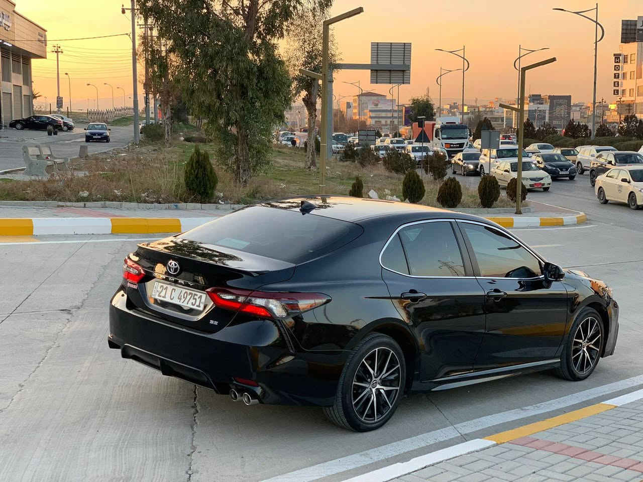 سياره كامري سبورت موديل ٢٠٢٢ سياره جديده وارد امريكي  بيها بس صبغ بنيد فول مو صقات سقف بانو راما رقم سليمانيه راعيها جانيها جنايه ومداريها بحيث اخت جديد للستفسار التصال على
***********
