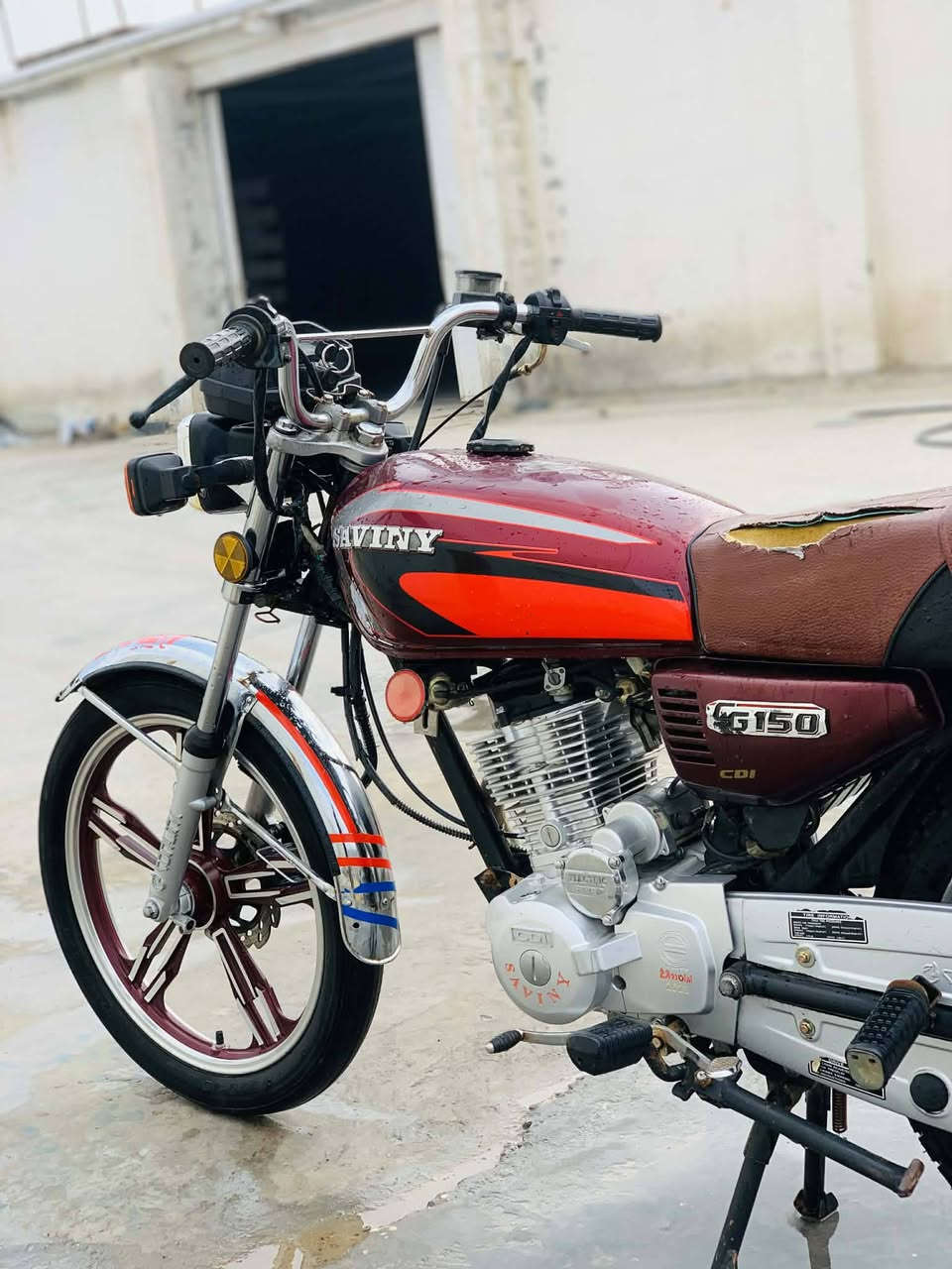 الاسلام عليكم دراجة سافان موديل 2021   كفالة عامة   شرط نضافة فول  اوراق كاملة. دراجة برغي ماملعوب بيها  السعر 540. مجال كلش بصيط. مكاني صويرة. ***********
