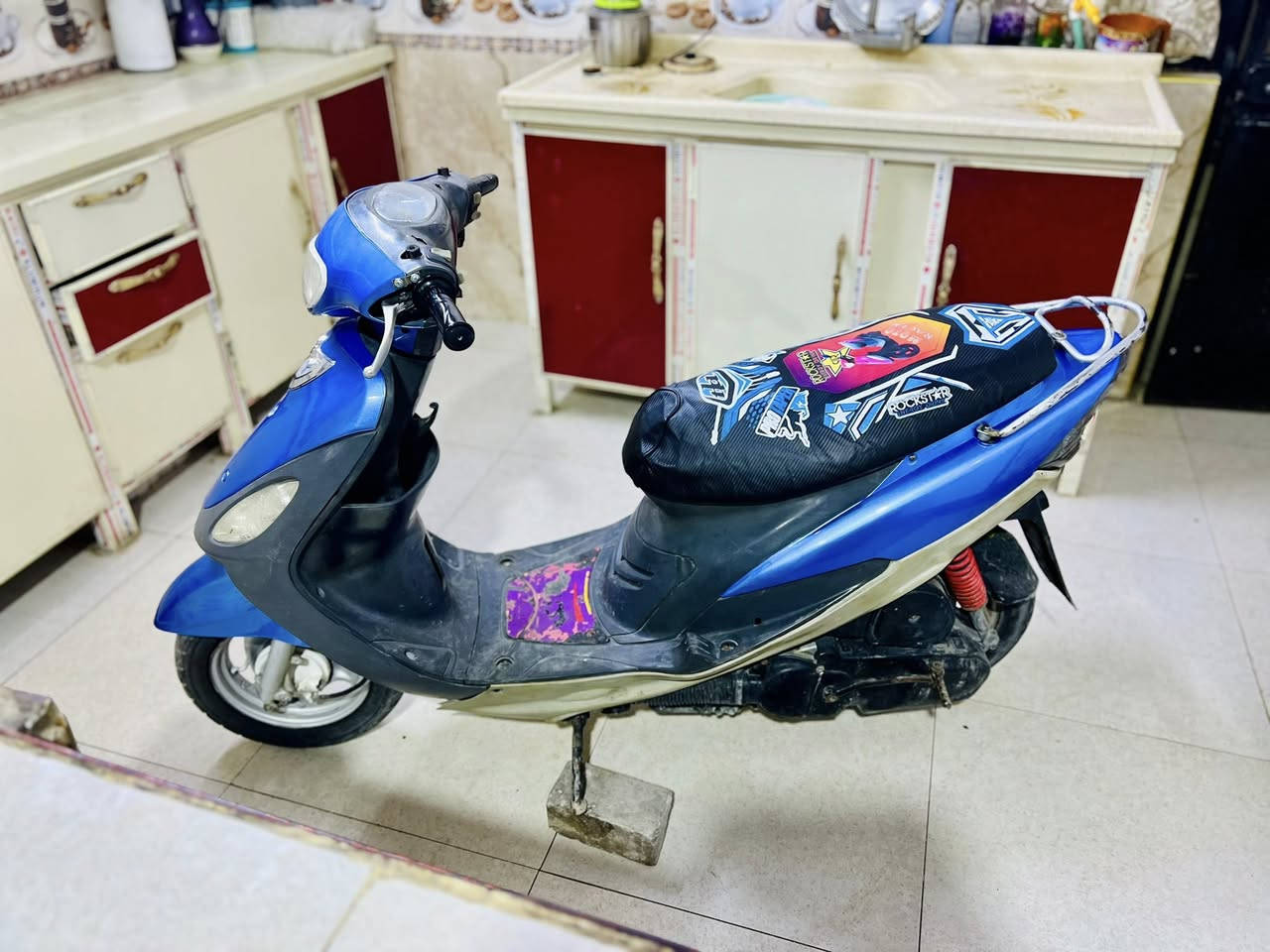 سلام عليكم ماكس قجمه للبيع مفتوحه بس ولفات دراجه تخبل مكينه تخبل شلعه ومعدل كهربايات شغاله  السعر 550 وبيعه مجال المكان بصره الحيانيه شارع سيد متواجد بس وتساب ***********
