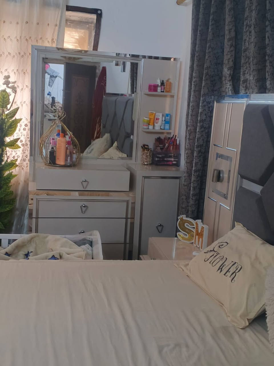 غرفه تركي استعمال قليل بمليون  وربع مكاني الشرطه الخامسه


**إذا كنت صاحب هذا الإعلان وتريد حذفه لأي سبب، رجاءا أرسل رسالة إلى الدعم الفني**