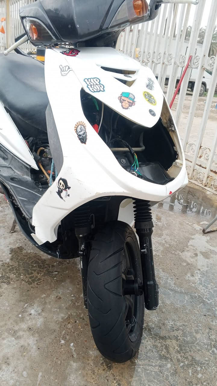 سلام عليكم عندي سكنس كوري فحل للبيع بوشه 58 ونص كهربائيات كله شغاله غراضه كامله موجوده شراي ***********
