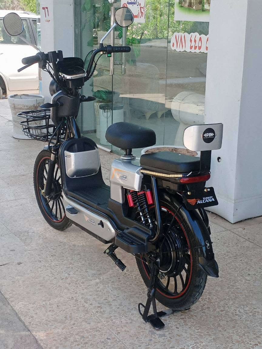 ماطور شحن حجم 20 اخو الجديد 5 بطاريات كبار وبشرط السرعه 99 بلوتوث 4 كير مكان أربيل هفلان سعر 340الف
*********** أربيل, العراق
