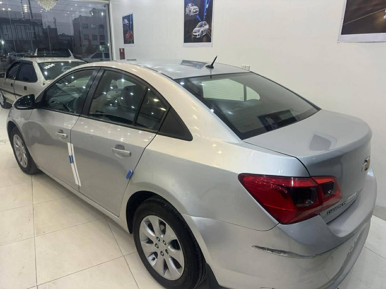 شوفرليت كروز 
موديل   2017
سنوية جديدة 
هزة جديدة 
رقم اربيل شرط التحويل فقط 
وسياره فول فول فول  مواصفات ما عدى سلايد
سيارة كاملة ماناقصها شي 
تبريد تدفئة 
كير تماتيك اوتو وعادي
 ومحرك نوع 1800 قطارة بالصرف
فقط
خمس قطع صبغ 
 بدون دواخل شرط
السيارة مال جناي 
طالب عليها 90


**إذا كنت صاحب هذا الإعلان وتريد حذفه لأي سبب، رجاءا أرسل رسالة إلى الدعم الفني**