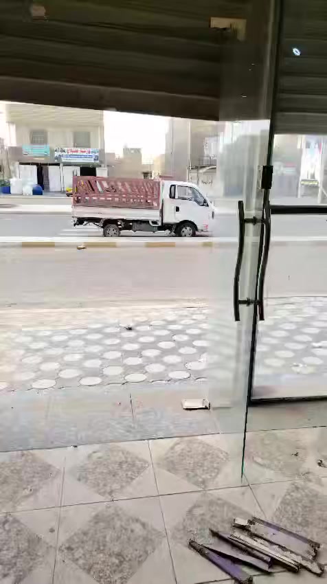 محل لليجار مكانه اربع سيادات لبناني ‭0772 829 1159‬
اتصل طوال محل 6في 20 يصلح عياده او موال او مجمع طبي
