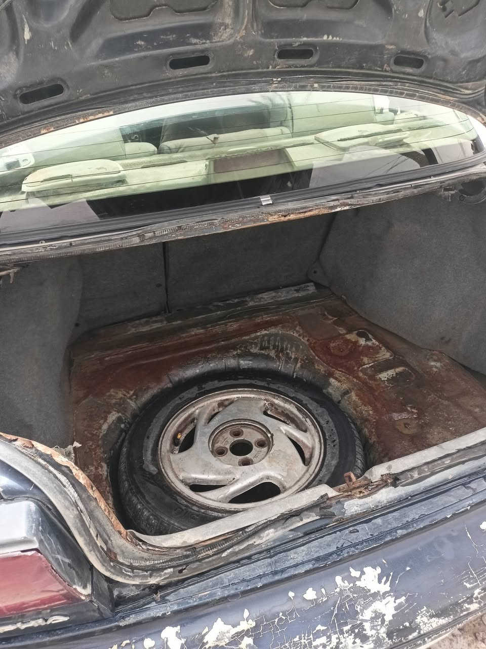 بسم الله.. . 
سيفيا أوتو موديل 95 .رقم قادسيه. مشروع وطني. مكانه كربلا.. سنويه نهايته 26. شهر 12.تسقط. صاحبه يريد تحويل.. 

تاير جديد باتري جديد. كله شغاله كهربائيات. جام. تريد ترتيب شويه.. للستفسار  الاتص*********** موجود. وأت ساب..
