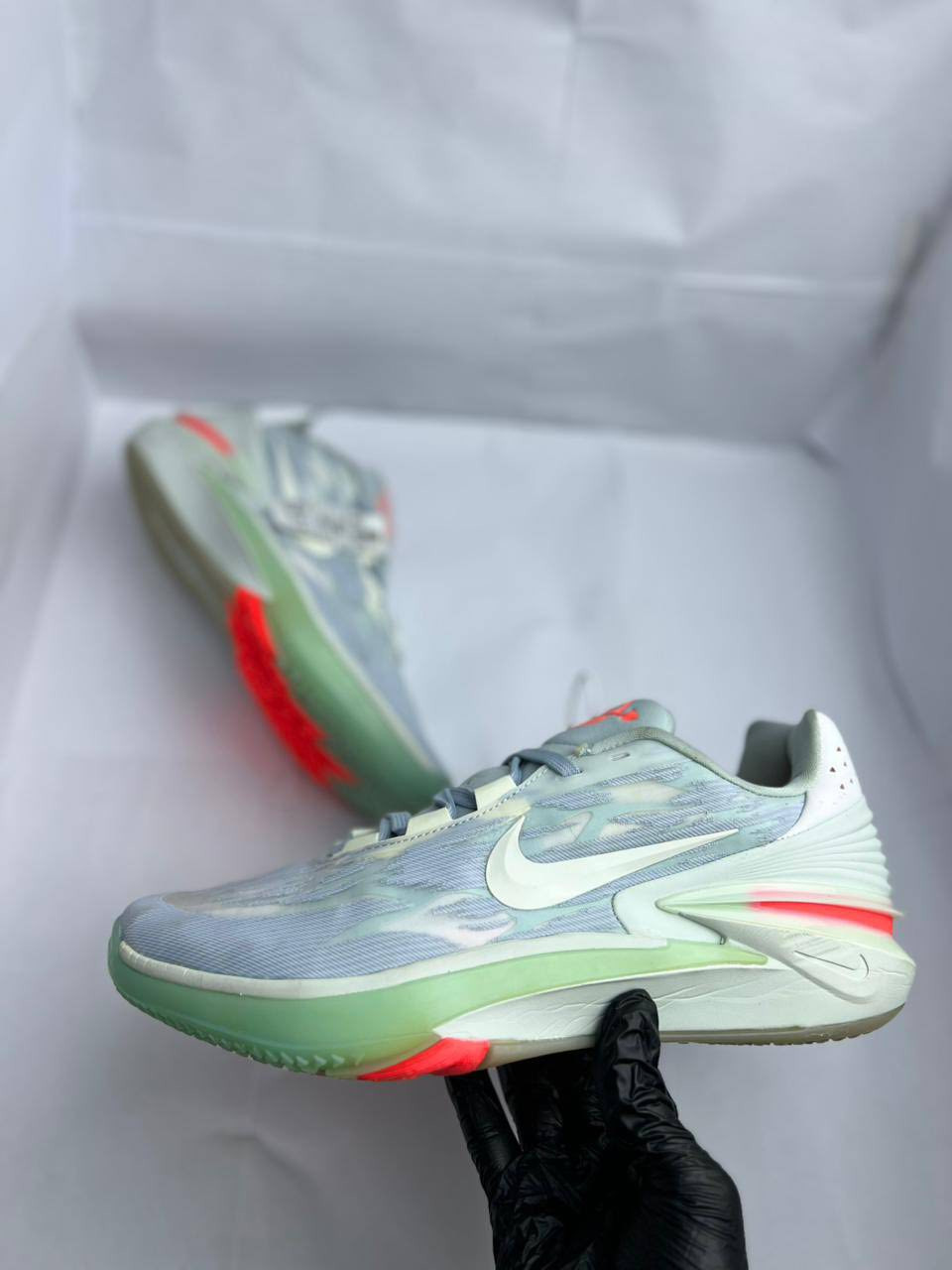 زوم اصلي وكاله غير مستخدم القطعه عليهة ليبل الاسم ومختوم نفسه عل حذاء من كل مكان كدامك لختومات واللون المميز ولجمال لونه بل حقيقه وشكله أحله ب الف مره من الصور يعني الصور تحجي, لمهم تفحصه كدام المندوب اذا مو اصلي وميطابق الكلام يرجع وكلشي متدفع واني الممنون يلبس 44/45 توصيل متوفر 

السعر ٤٥الف دينار فقط


**إذا كنت صاحب هذا الإعلان وتريد حذفه لأي سبب، رجاءا أرسل رسالة إلى الدعم الفني**