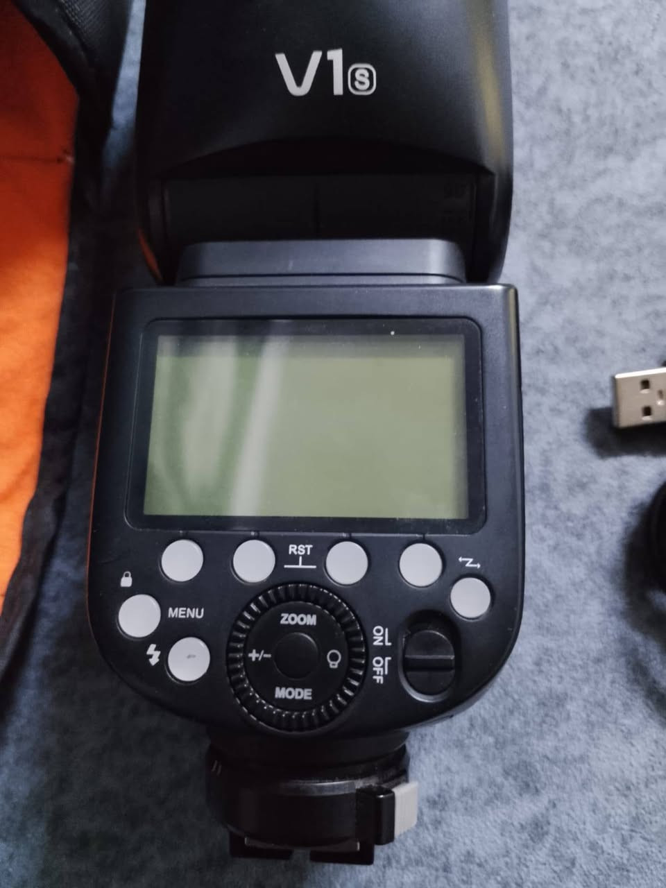 اضائه للسوني مستعمل شي قليل كلش سعرها ١٠٠ قفل لان الجديد ٢٤٠  *********** واتس
