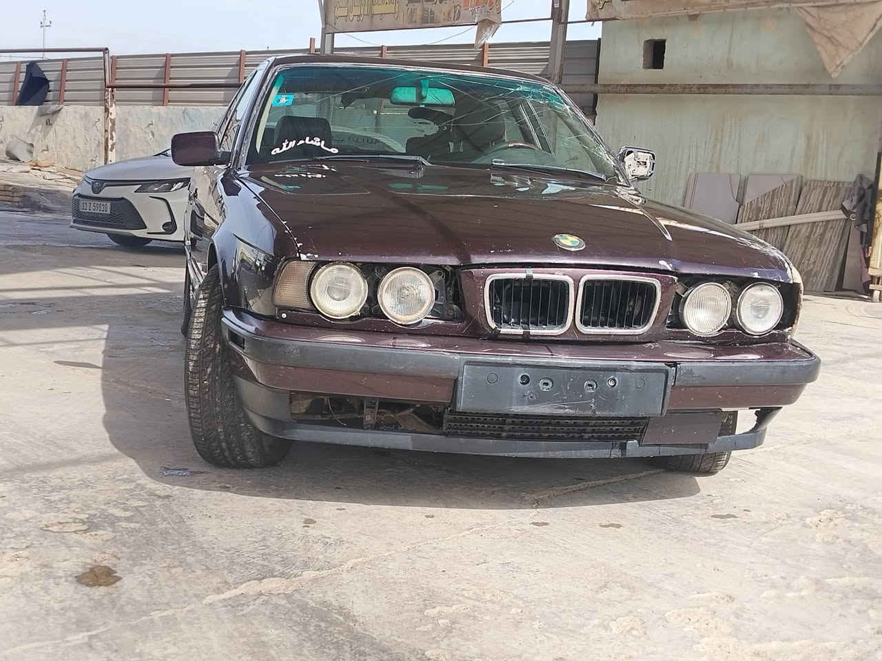 سلام عليكم بي ام ٥٢٥ اصل مال تعمير  مسكر عدل رقم بغداد مشروع سنوية ساقطة موديل ٩٢ مكينة بيهة دخان قليل صبح كير أوتو شرط حدادة وسط بيهة ضربة بل دوسة جوة باب واشوية واصلة ل تكمة مال جامة فقط مكان ديوانية سعر ٢٨ ورقة مجال حك جية  للاتصال ***********  اقرة تفاصيل زين الي ما يشتري اعگب منشورر
.. 
وماموجود بل فيس بس خط
