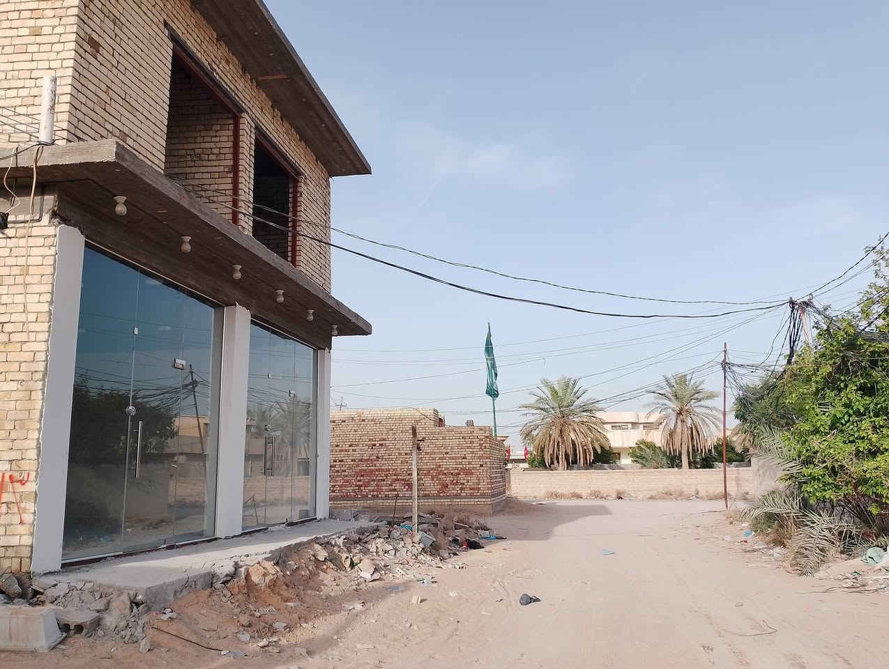 للبيع او لليجار كربلاء الحر منطقة عرب صالح قرب المولده المساحة 100  متر سعرالبيع 80 مليون سعر الايجار 300 ألف طابو زراعي سند 25         (***********
